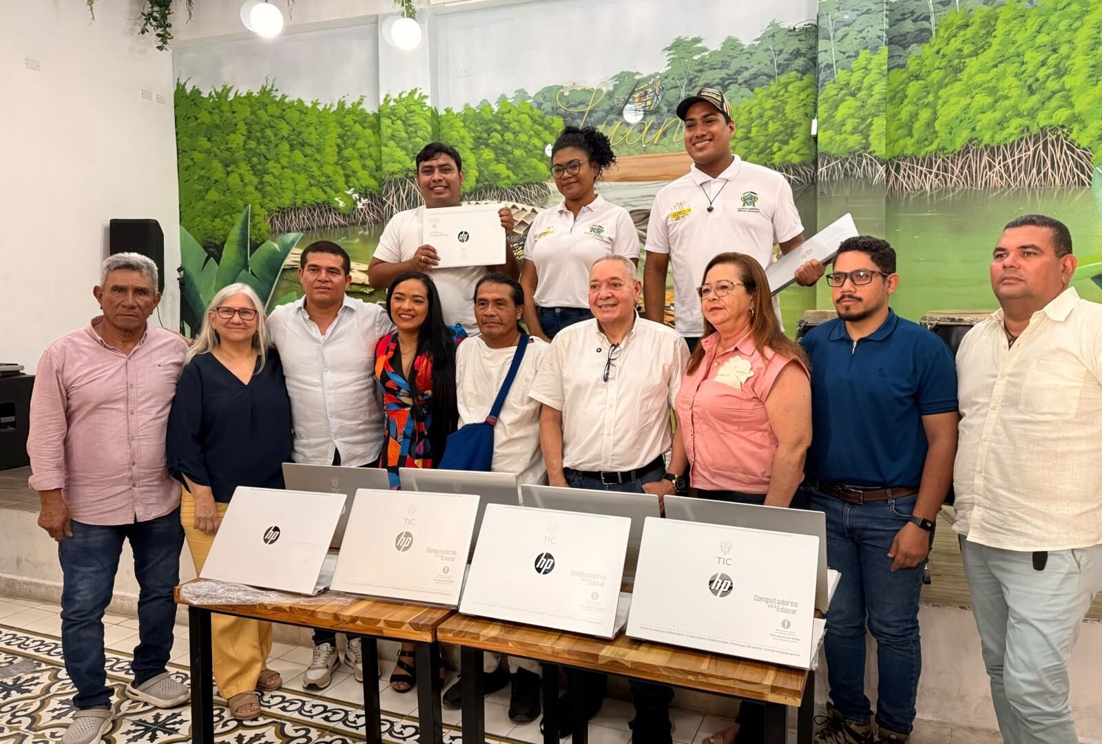 La IERT San Pedro de la Sierra recibe computador portátil del programa Tecnologías para Aprender